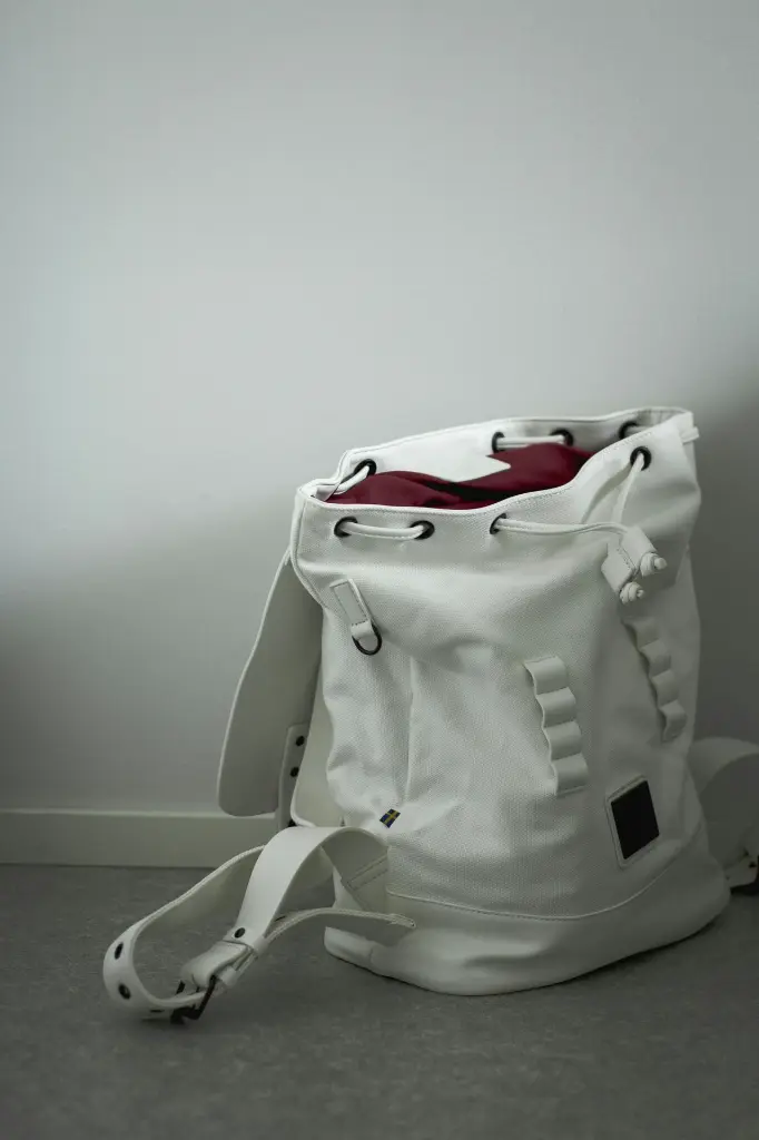 unsplash_VCuSV_UJbBU_school bags.webp